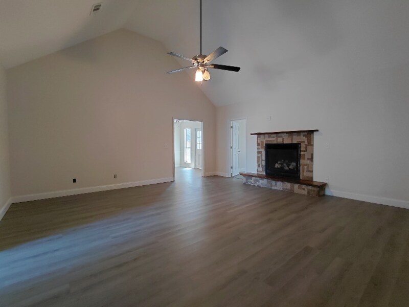 Building Photo - 211 Crakston Ct