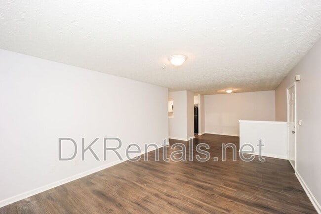 Building Photo - 12101 Fairington Ridge Cir