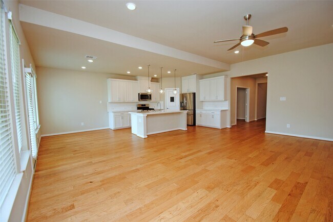 Building Photo - 8326 Oakland Hts Ln