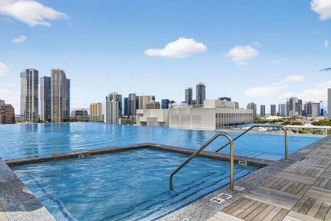 Building Photo - 1515 Liona St