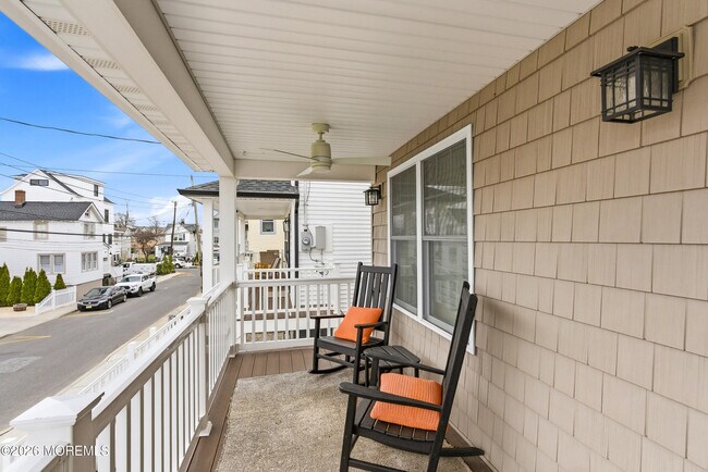 Building Photo - 15 4th St
