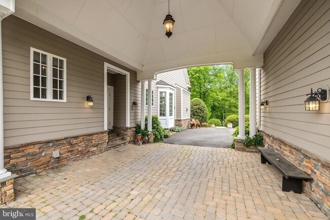 Building Photo - 23533 Light Horse Ct