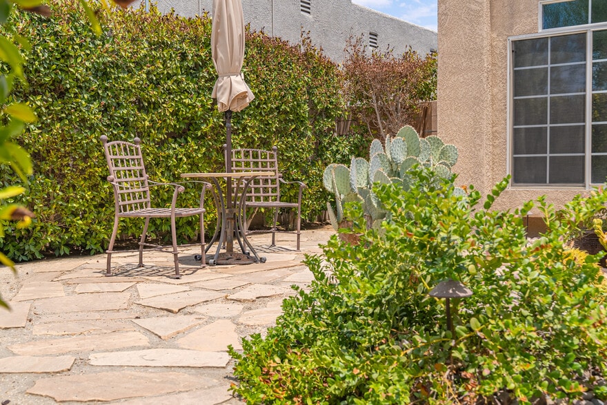 Building Photo - 30106 Avenida Alvera