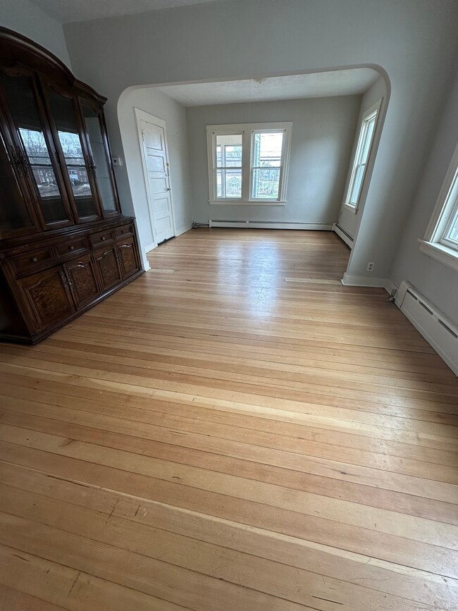 Primary Photo - 295 Lasalle St