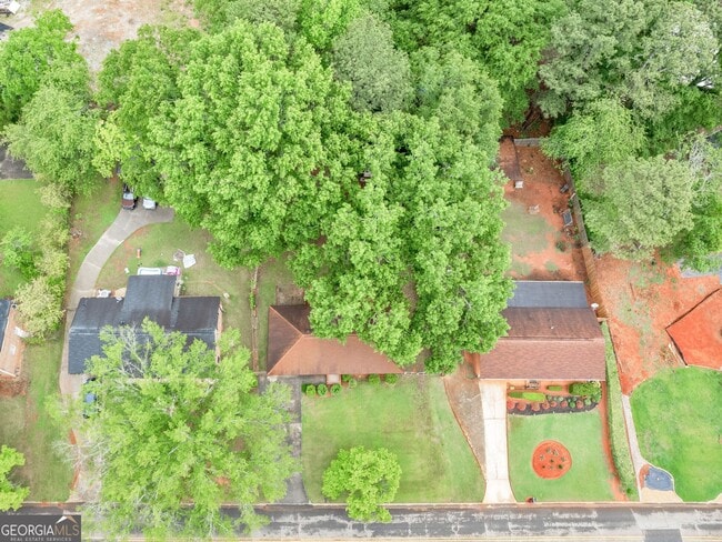 Building Photo - 836 Oakdale Dr