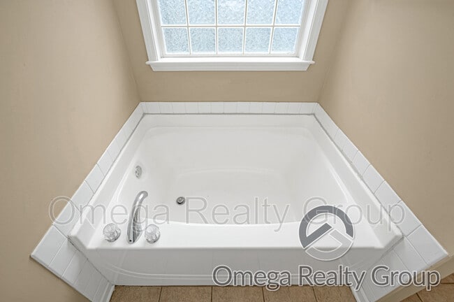 Building Photo - 2130 Forest Lakes Ln