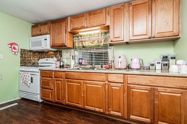 Building Photo - Please View 3D Virtual Walk-Through Before Scheduling a Showing