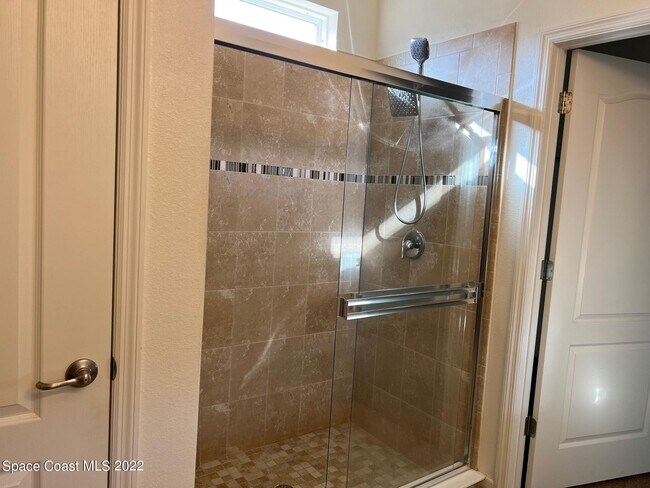 Building Photo - 728 Remington Green Dr SE