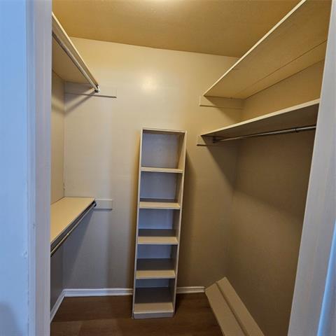 Building Photo - 6033 Sandhurst Ln