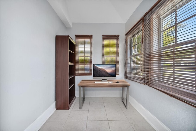 Building Photo - 2508 Arthur St