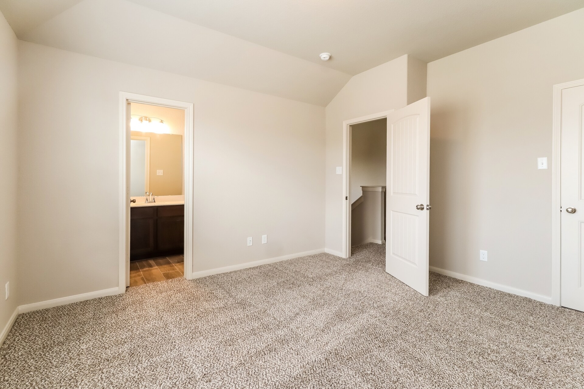 Building Photo - 7907 Fijian Cypress Dr