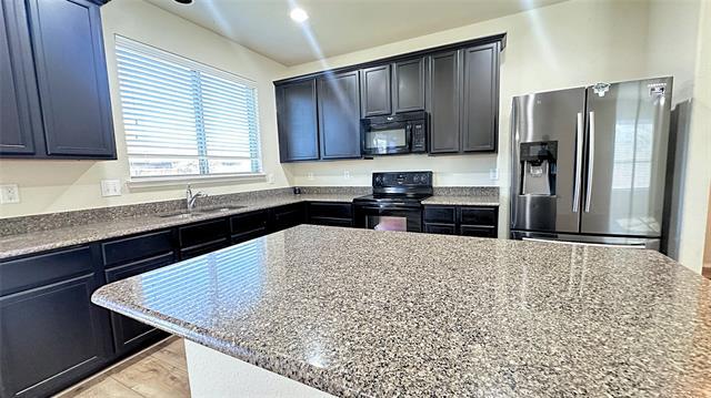 Building Photo - 2129 Brenham Dr