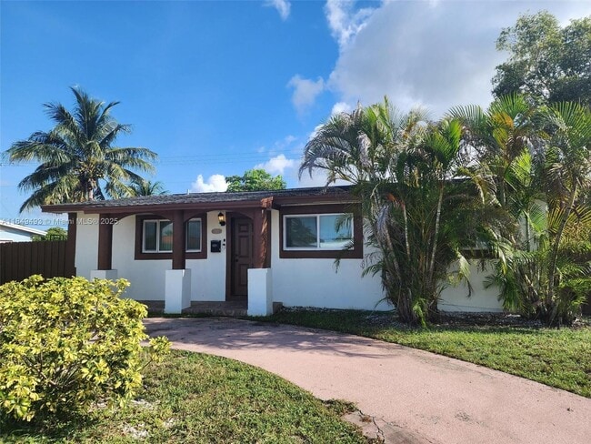 Primary Photo - 845 NW 199th St