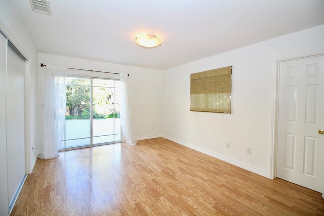 Building Photo - 4420 Lowell Ave