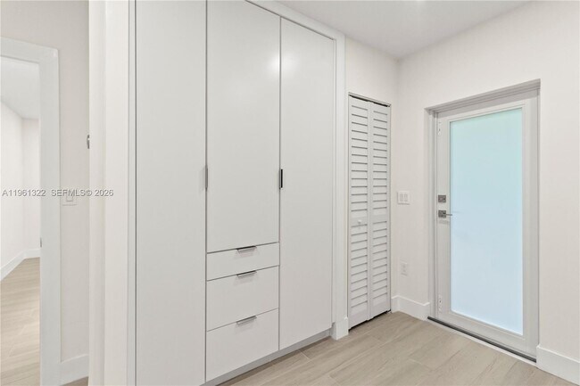 Building Photo - 1261 98th St