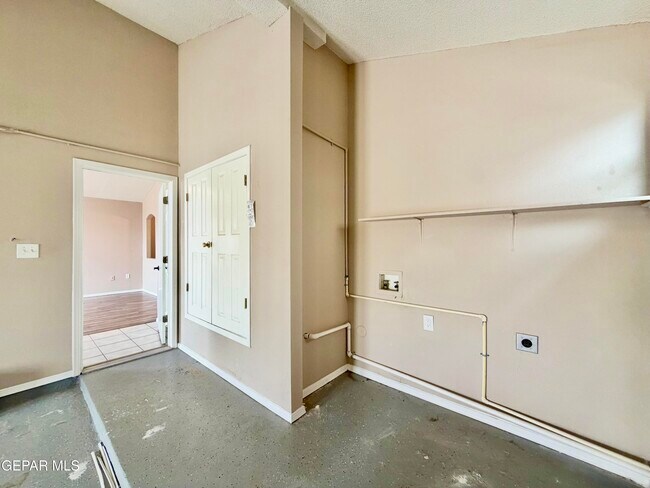 Building Photo - 3904 Tierra Marfil Rd