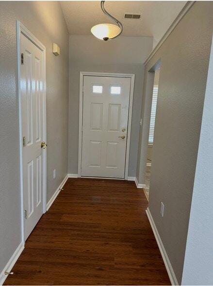 Building Photo - 543 Murphy Ln