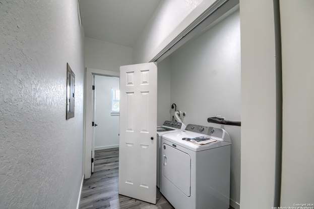 Building Photo - 2066 Dry Creek