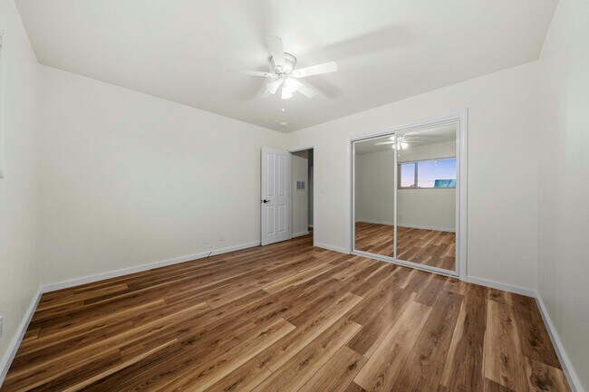 Building Photo - 2039-41 Bonita St