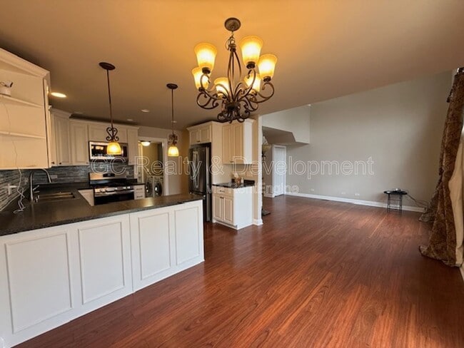 Building Photo - 267 Capitol Dr