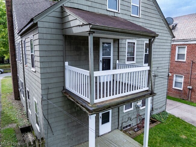 Building Photo - 18405 Newell Rd