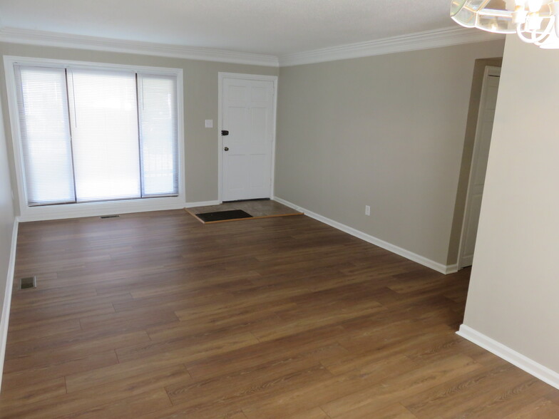 Building Photo - 1621 Dearborn Dr