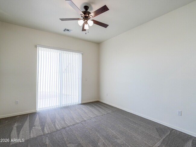 Building Photo - 11000 Cove Dr