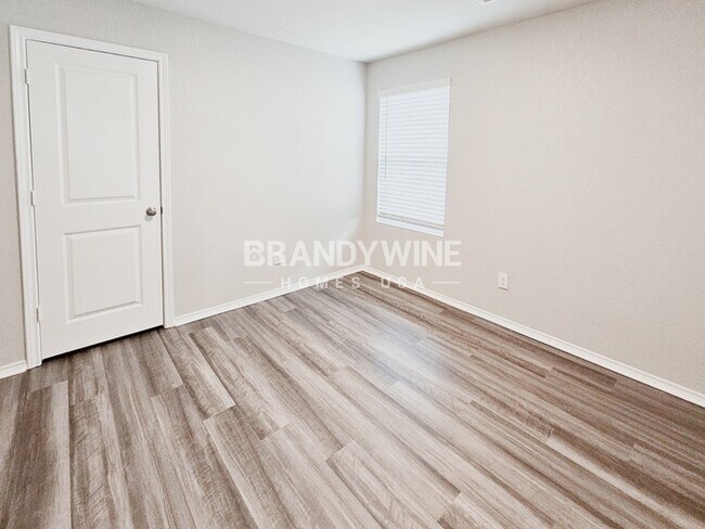 Building Photo - 7018 Winding Shelf