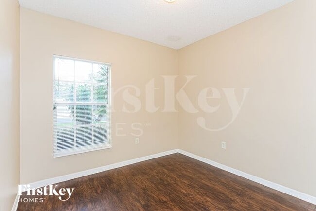 Building Photo - 122 Dahl Ave