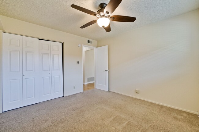 Building Photo - 2 Bedroom Condo Style Unit in South San Jo...