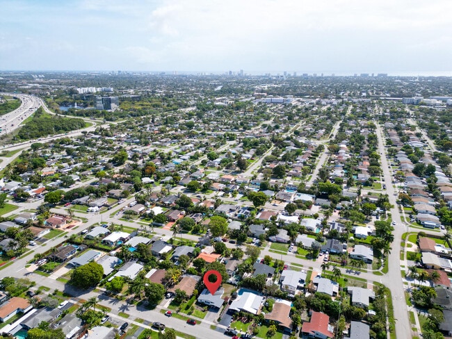 Building Photo - 5840 NE 1st Terrace