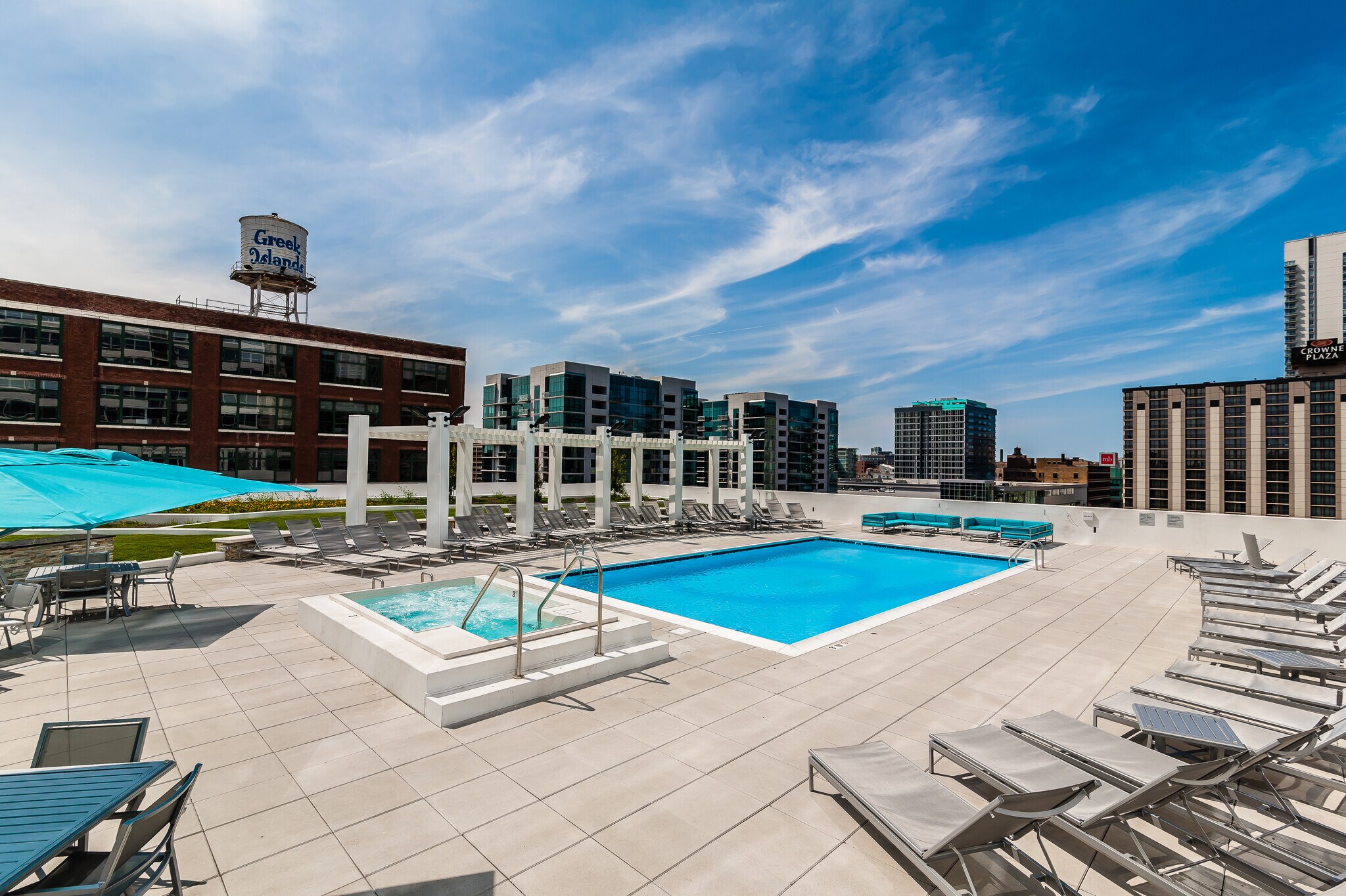 Building Photo - 801 W Adams St