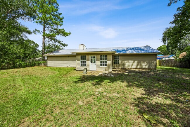 Building Photo - 117 Pinedale Dr