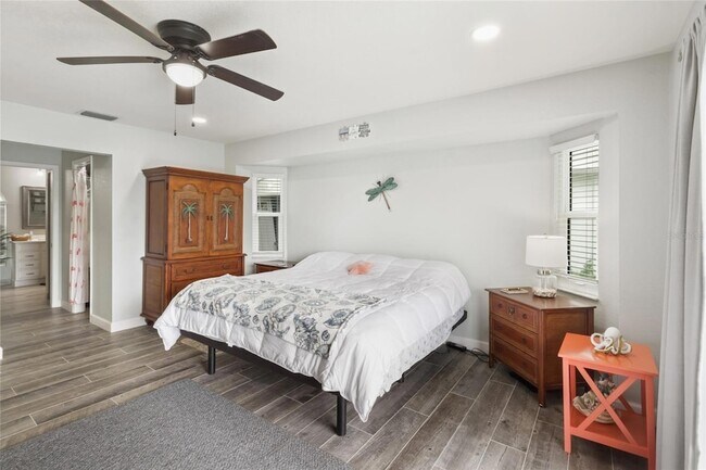 Building Photo - 27401 Voyageur Dr