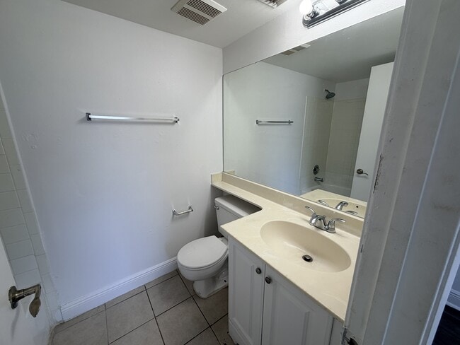 Building Photo - 5720 Rock Island Rd