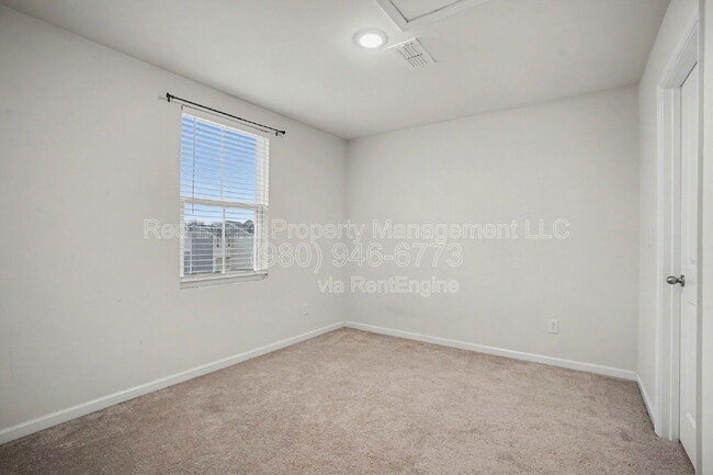 Building Photo - 5803 Camp Ct