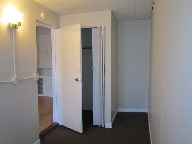 Building Photo - 448 Hawley Ave