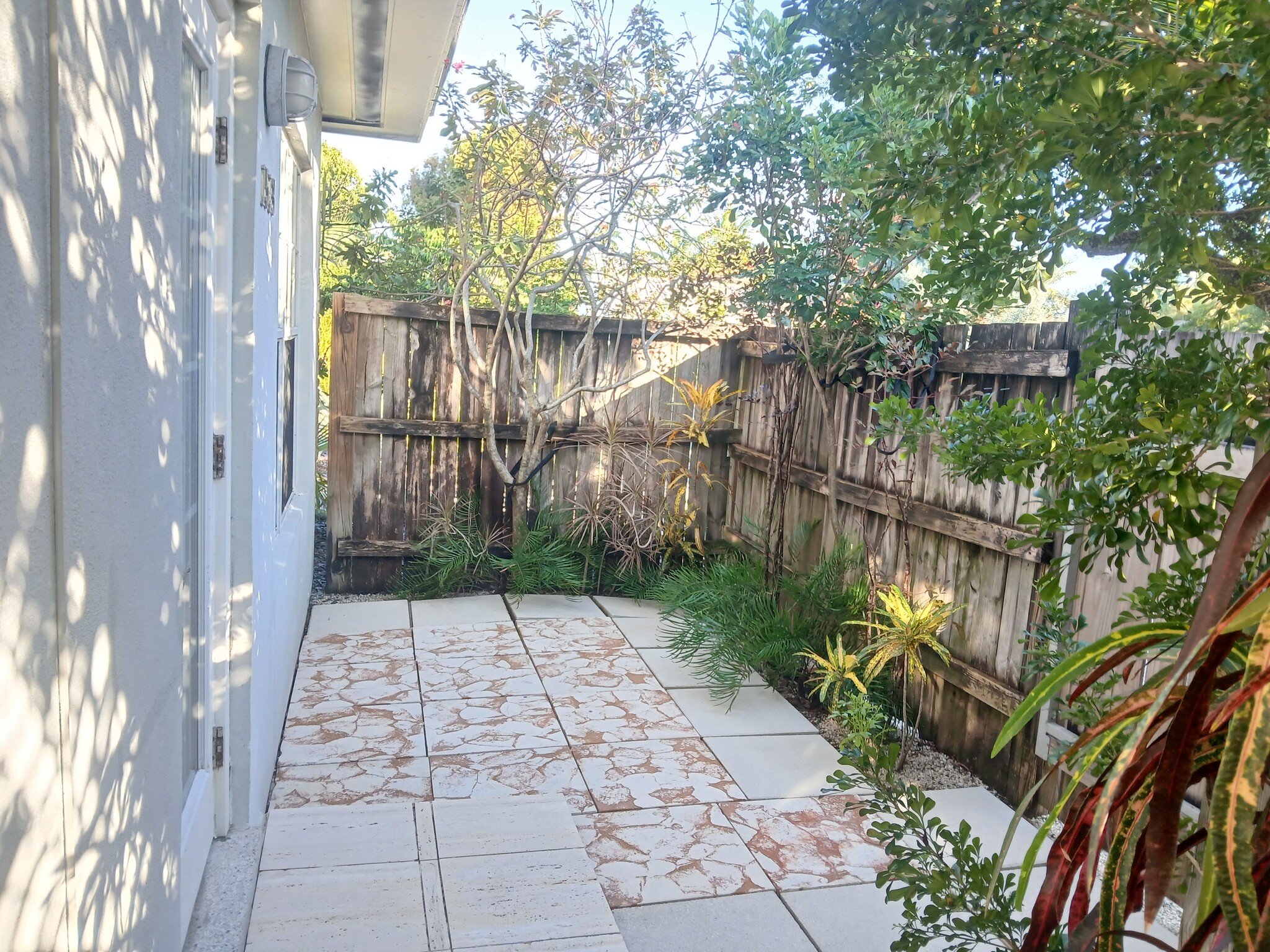 Private Fenced Patio - 1513 NE 2nd Ave