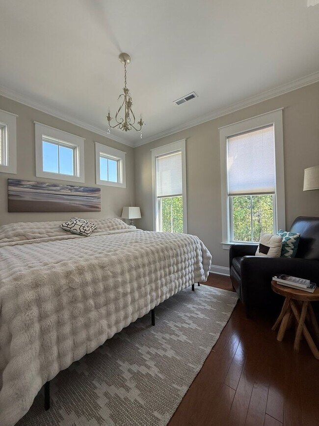 Building Photo - Available now. Amazing 4 BR/2.5 BA Home Available at Shellring at St Thomas Island!