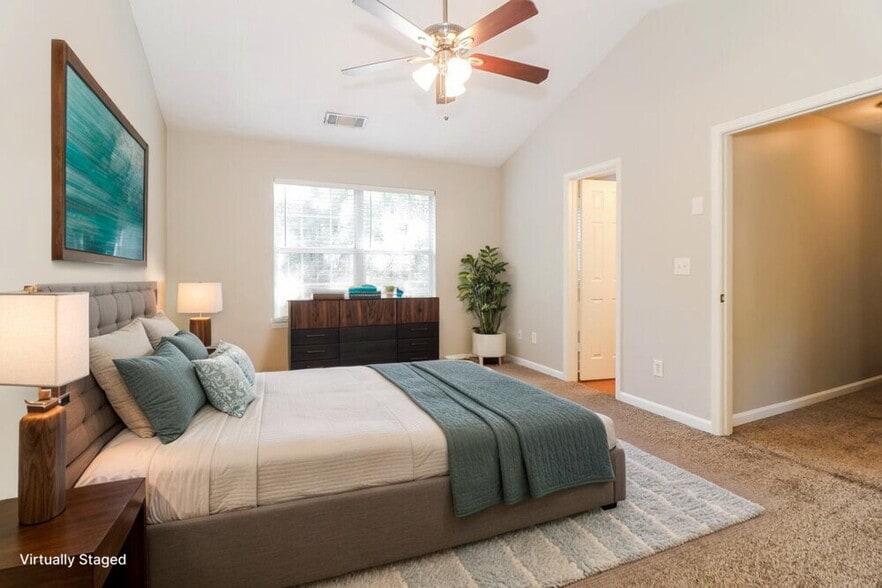 Building Photo - 348 Springbottom Ct SE