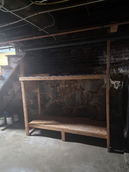 Building Photo - 560 Pine St