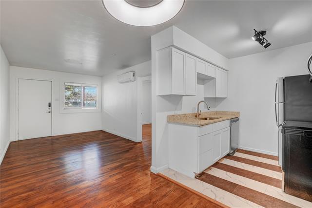 Building Photo - 3310 Douglas Ave