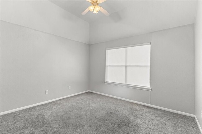 Building Photo - 2222 Keeran Point Ct