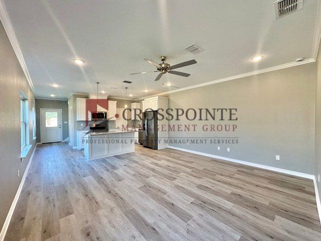 Building Photo - 3 Bedroom 2.5 Bathroom Townhomes at Villa Rosa! Now offering 1/2 OFF FIRST FULL MONTHS RENT!