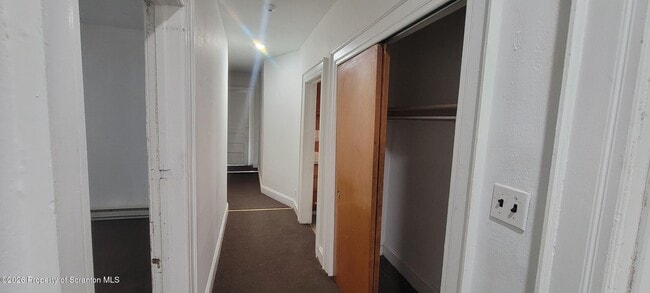 Building Photo - 805 Monroe Ave