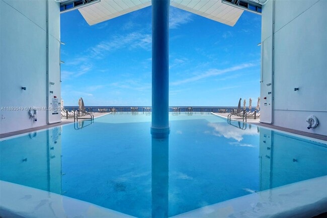Building Photo - 17121 Collins Ave