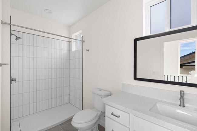 Building Photo - 291 Ramona Dr