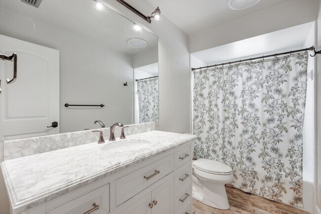 Building Photo - Secluded Annual Rental-  3 Bedroom 2 Bath Pool Home In Spanish Wells