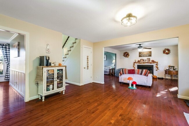 Building Photo - 1141 Decca Dr