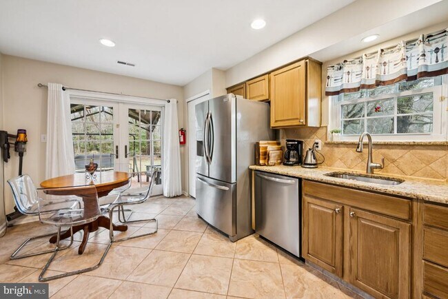 Building Photo - 52 Stokes Rd